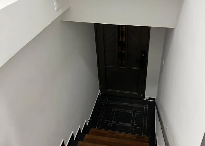 Alojamiento Privado En Avenida Principal