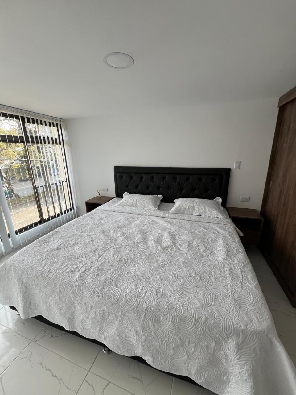 Homestay Privado En Avenida Principal