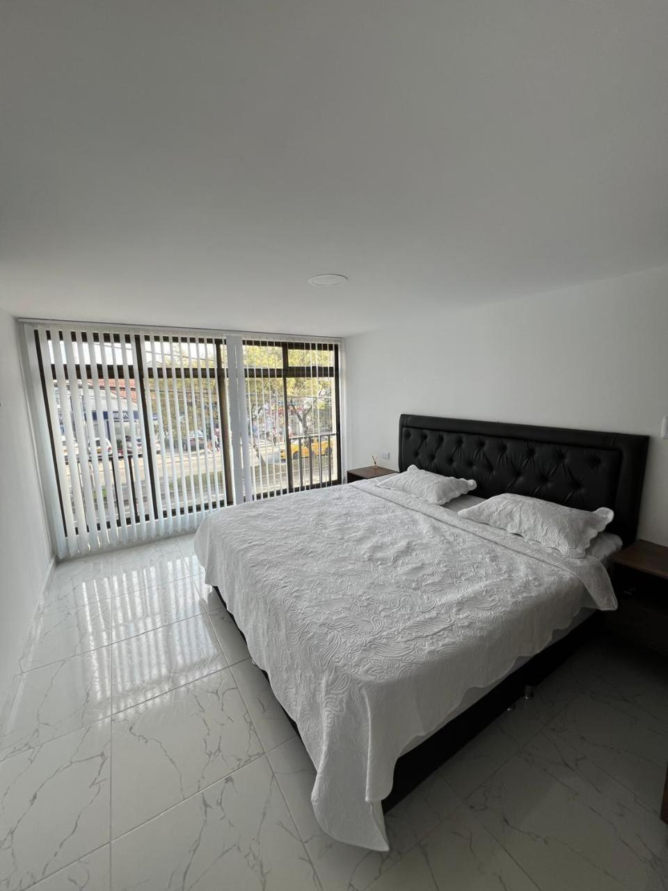 Privado En Avenida Principal Homestay