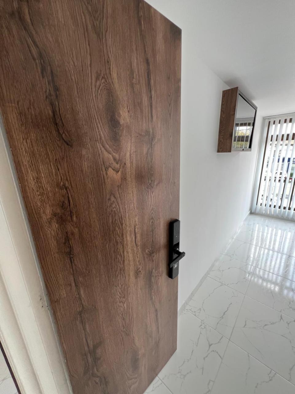Privado En Avenida Principal
