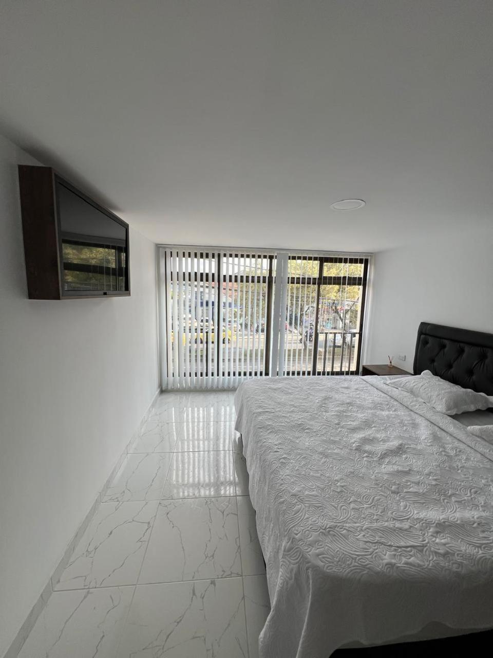 Privado En Avenida Principal Homestay