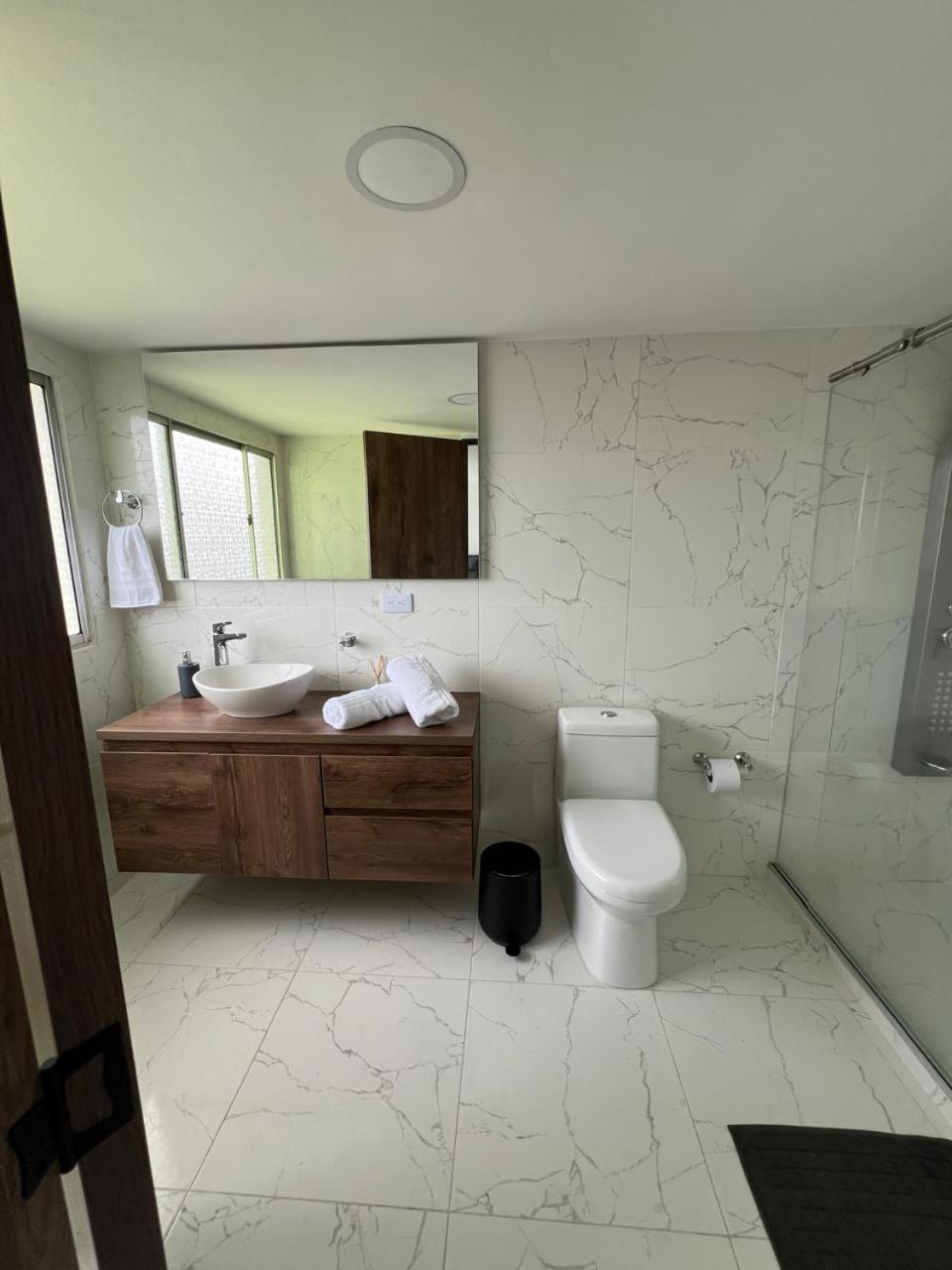 Privado En Avenida Principal *